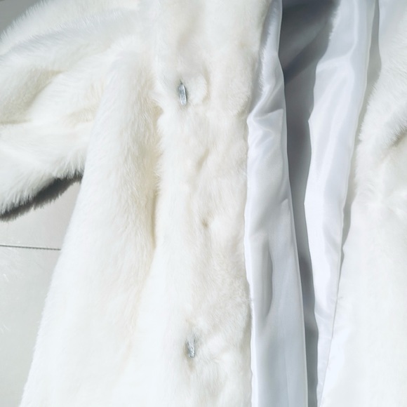 π€β€οΈ GORGEOUS 3/4 LENGTH WHITE LINED SOFT FUR COAT SIZE MEDIUM π€β€οΈ - Picture 8 of 15